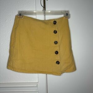 Chloe & Katie Yellow Asymmetrical Mini Skirt Casual size M